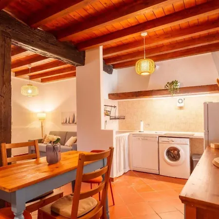 Beach Lake Apartment شقة *